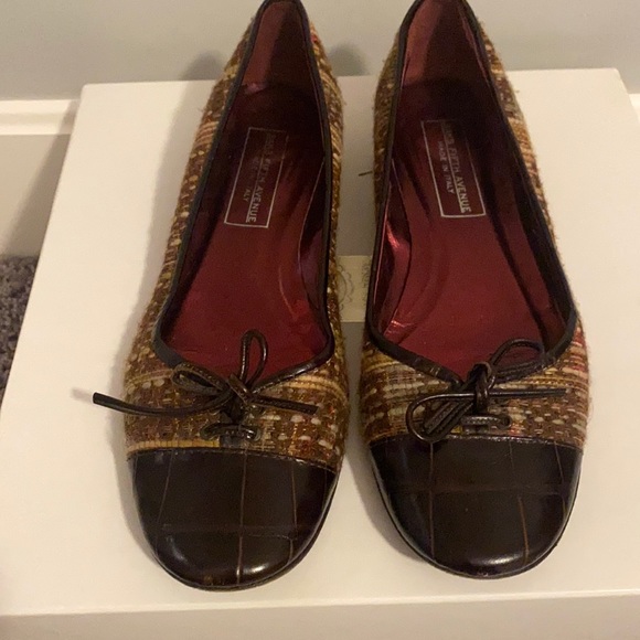 Saks Fifth Avenue made in Italy 8.5 shoes - Picture 1 of 9